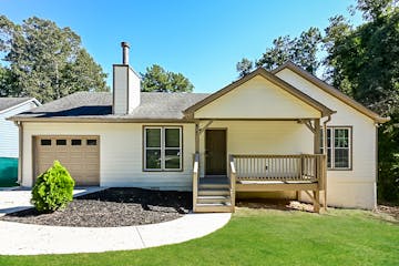 402 HAWTHORNE CIR STOCKBRIDGE, GA 30281